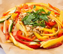 Салат из манго