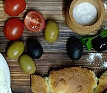 Ассорти из маслин и оливок