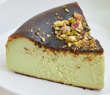 Чизкейк Сан-Себастьян фисташковый