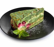 Торт фисташковый с малиной