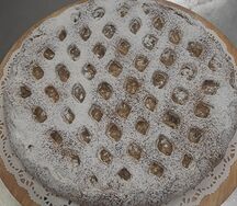 Пирог Яблоко с изюмом и корицей 