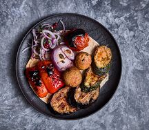 Овощи, запечённые на мангале