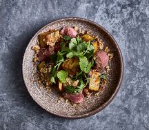 Теплый салат с ростбифом