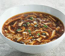 Кисло-острый суп с филе цыпленка