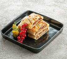 Слоеная лепешка с говядиной