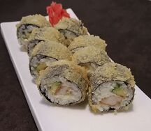 Горячий ролл с курицей гриль