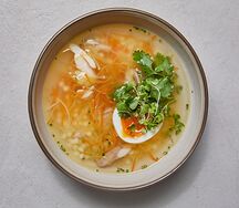 Суп с цыпленком и сицилийской фреголой