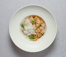 Каламарата с гребешком и белыми грибами