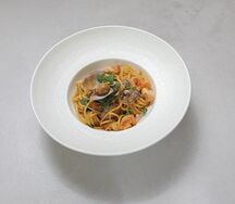 Спагетти с вонголе и креветками