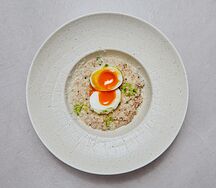 Гречневая каша с грибами, яйцом и сыром