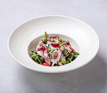 Ростбиф с томатами и соусом тоннато