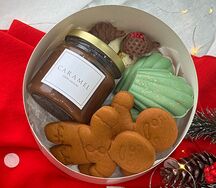 Подарочный бокс на Новый год S с карамелью и печеньем