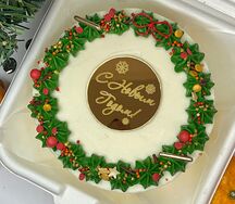Бенто-торт С Новым годом с топпером и венком