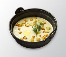 Сливочный суп с гренками