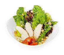 Салат Цезарь с курицей