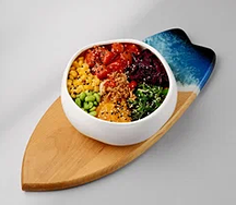 Поке с острым лососем в соусе том ям