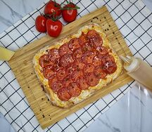 Римская Пепперони с медом и халапеньо