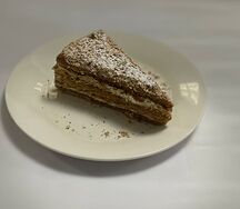 Пирожное Медовик