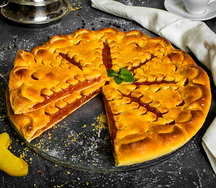 Пирог сдобный персиковый