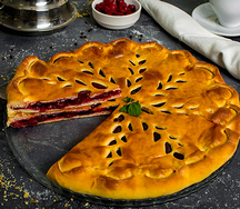 Пирог сдобный малиновый