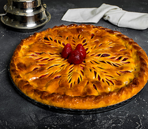 Пирог сдобный клубничный