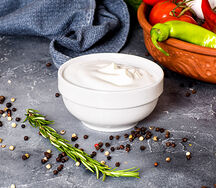 Сметана с чесноком