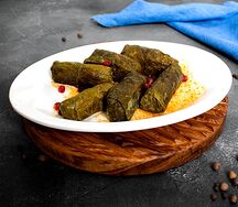 Долма с винoградными листьями