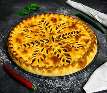 Пирог с мясом и сыром