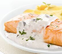 Филе горбуши, запеченное под сливочным соусом велуте
