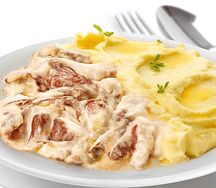 Бефстроганов из говядины с картофельным пюре