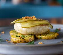 Котлета из судака с печеным картофелем