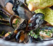 Мидии в сливочно-сырном соусе