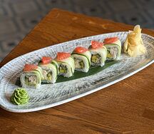 Грин-ролл с крабом и грейпфрутом