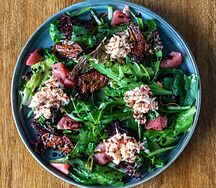 Салат с камчатским крабом, авокадо и грейпфрутом