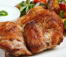 Половина цыплёнка, запечённого по-домашнему 