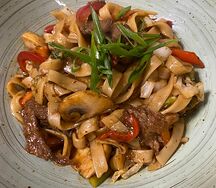 Удон с говядиной и грибами