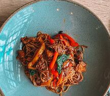 Кунг Пао с утиной грудкой и черными бобами