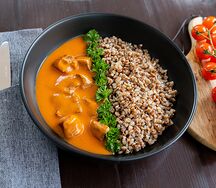 Гуляш из говядины с гречкой