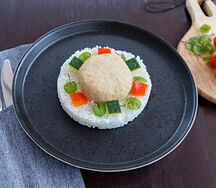 Биточки рубленные из мяса птицы с рисом