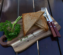 Клаб-сэндвич с ветчиной на ржаном хлебе