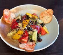 Тосканский овощной салат Панцанелла