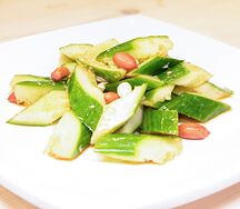 Салат из битых огурцов