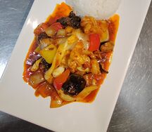 Жареные морепродукты по-сычуаньски и рис