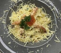 Феттуччине с копченым лососем