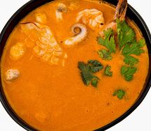 Том ям с морепродуктами