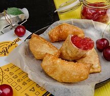 ЧебурекМи с вишневым джемом