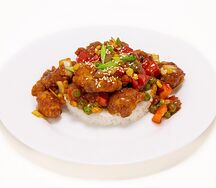 Курица в остро-сладком соусе с рисом