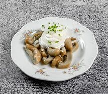 Грузди со сметаной