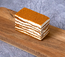 Медовик с вишней и лимоном