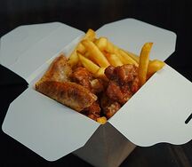 Куриные крылышки с картофелем фри